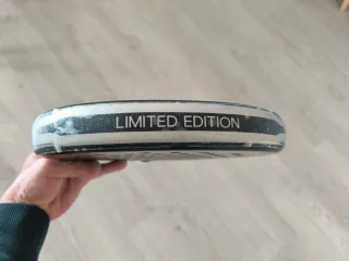 Pala de pádel Adidas Essnova LTD Edición Limitada