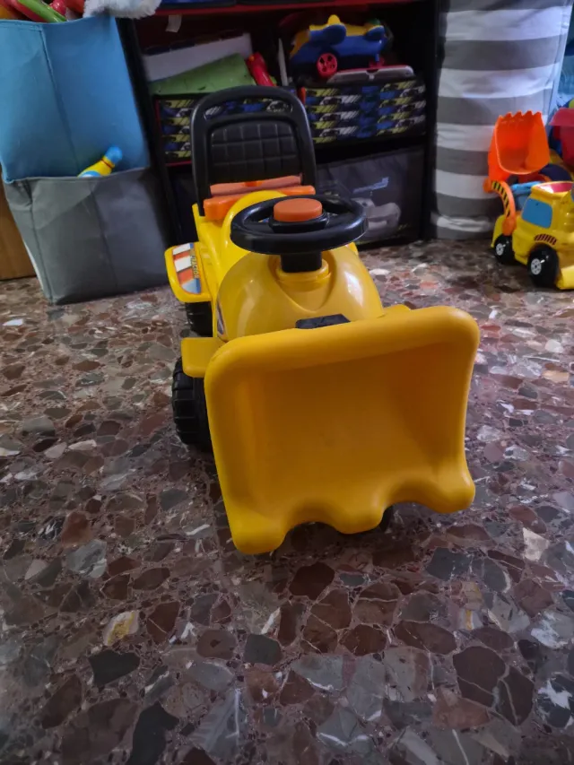 Andador bebé amarillo