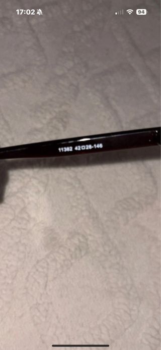 Gafas de sol marrones y negras