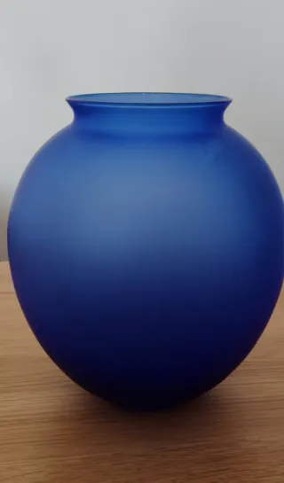 Vaso blu in vetro