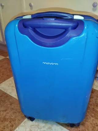 Maleta juvenil rígida con ruedas