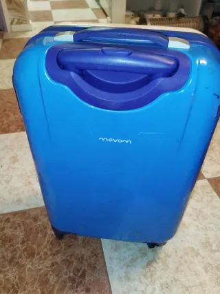 Maleta juvenil rígida con ruedas