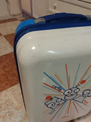 Maleta juvenil rígida con ruedas