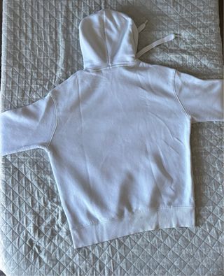 Sudadera con capucha blanca