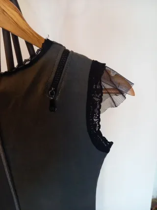 Abito grigio con pizzo nero so