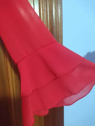 Camisa/ blusa roja elegante con pedrería 46/48