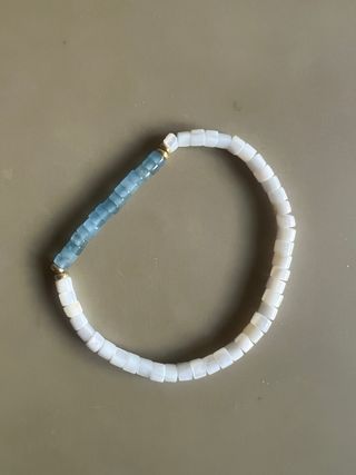 Pulsera de conchas azul y blanco