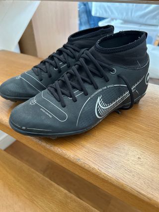 Botas de fútbol Nike niño negras Talla 38,5