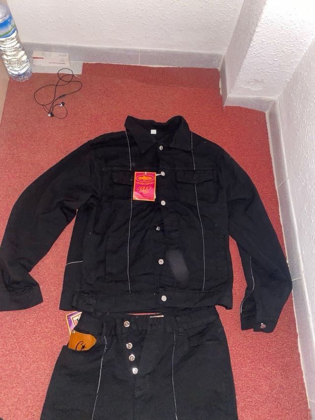 Conjunto Corteiz Negro “precio negociable”