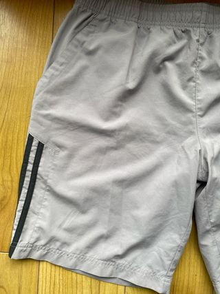 Pantalón corto Adidas Running Gris