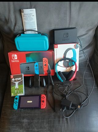 Nintendo Switch + FC25 + Accessori