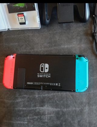 Nintendo Switch + FC25 + Accessori