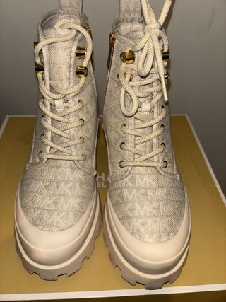 Botines Michael Kors Beasley Beige