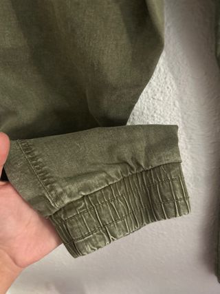 Pantalón Bershka verde oliva