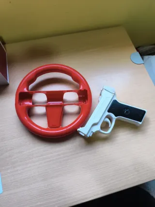 Accesorios Wii: Volante y Pistola