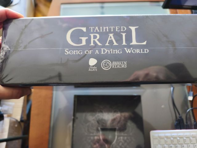 Tainted Grail: Song of a Dying World (Deluxe)