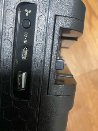 Supporto DND PS4 Multifunzione con Controller