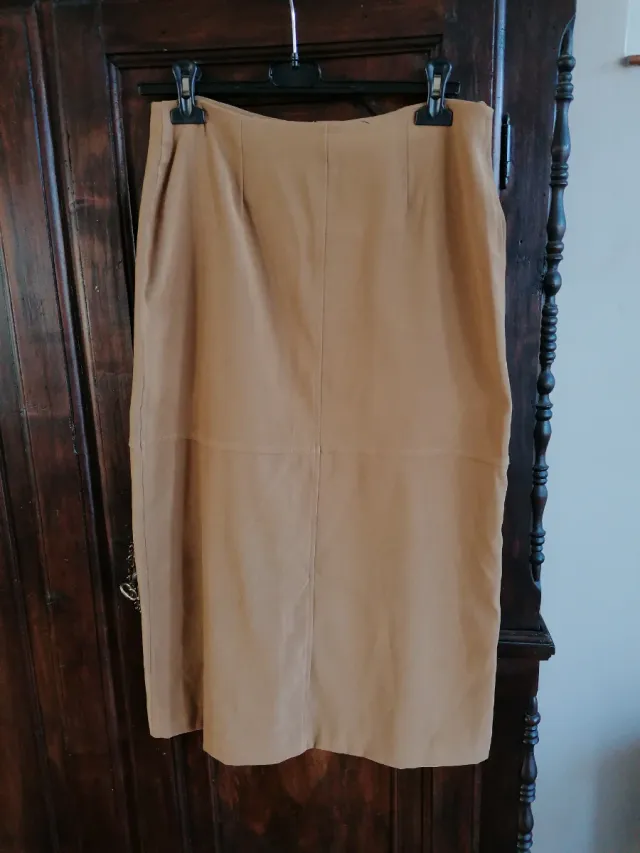 Gonna lunga beige con spacco