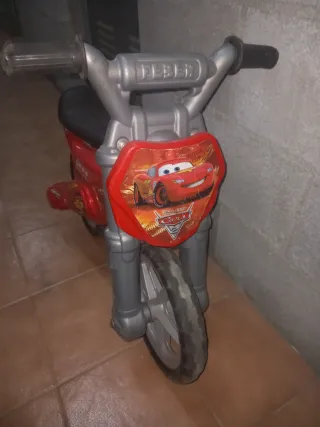 Moto sin pedales Rayo McQueen