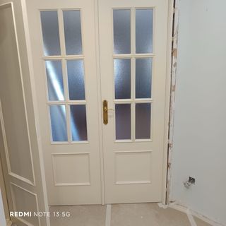 Puertas de casa y lámpara 4 focos