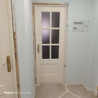 Puertas de casa y lámpara 4 focos