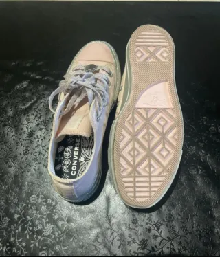 Converse rosas y plateadas