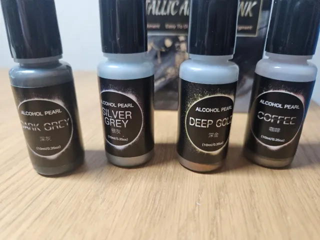 Set di 12 colori alcolici metallizzati