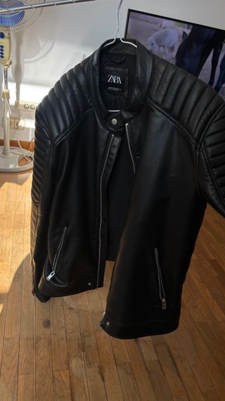 Chaqueta de cuero negra