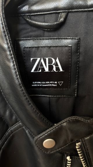 Chaqueta de cuero negra