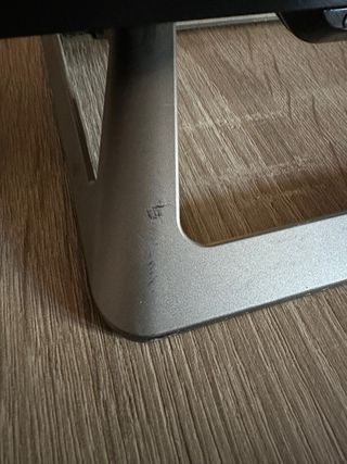 Televisor Sony Bravia Negro con soporte plateado