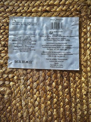 Alfombra de yute beige y marrón