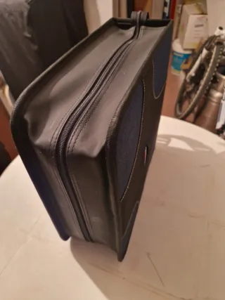 Maleta para discos + 203 dvd