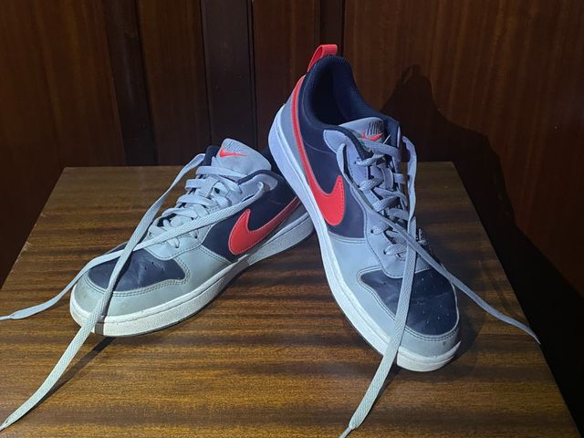 Zapatillas Nike niño gris y rojo