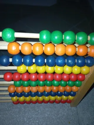 Ábaco de madera para niños