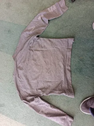 Felpa grigia con strass