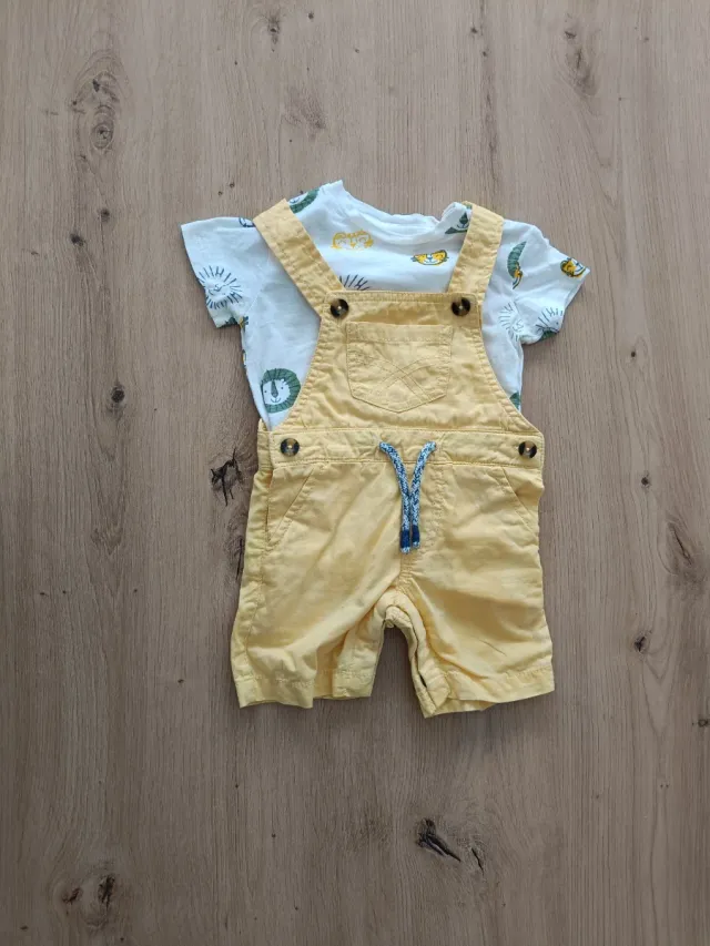 Peto y camiseta bebé de 6 a 12 meses de Sfera.