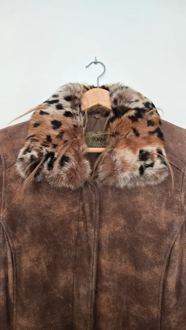 Abrigo piel efecto desgastado