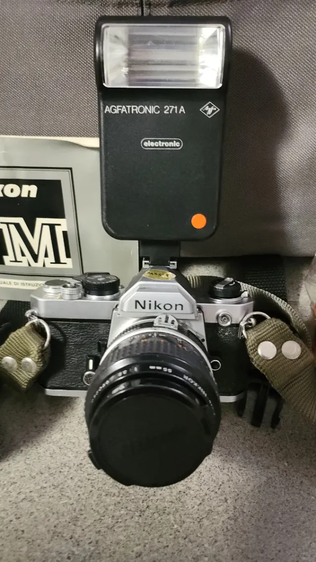 Nikon FM Macchina Fotografica + Accessori