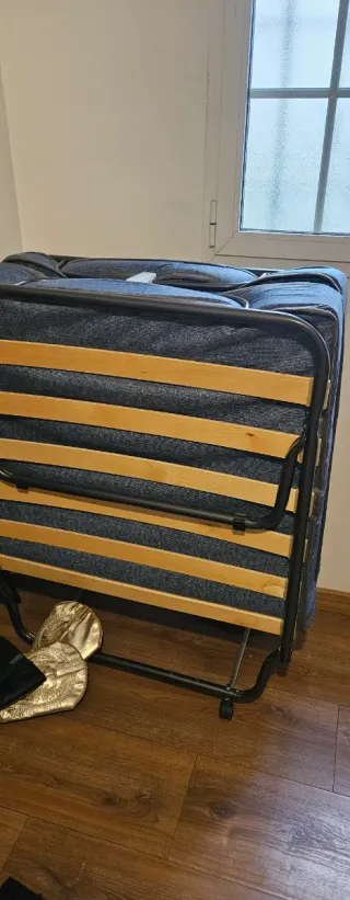 Super chollo. Cama plegable para invitado. Súper c