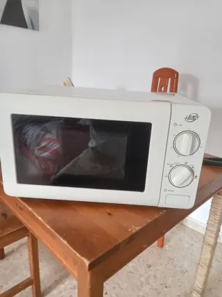Microondas blanco