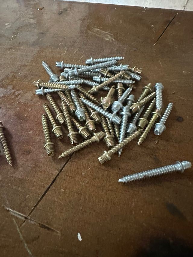 Lote Abrazaderas para tubo 18mm y tornillos