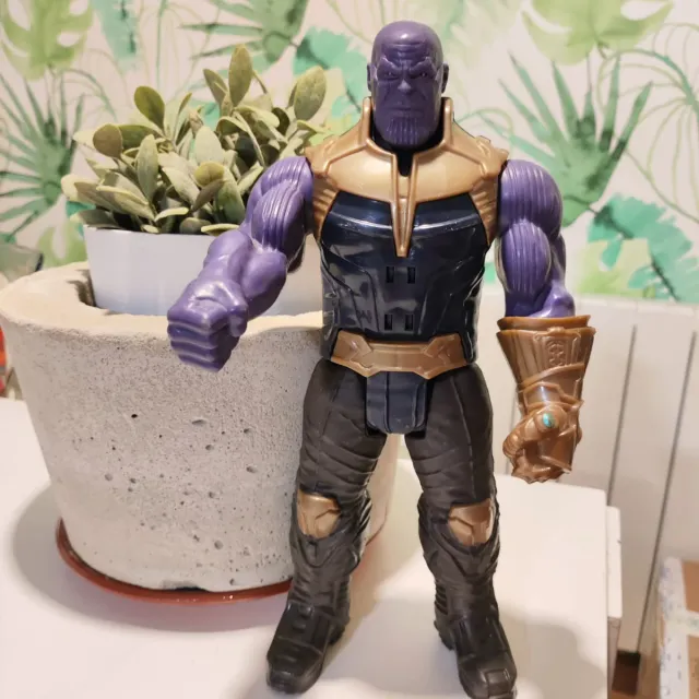 Muñecos Marvel y Star Wars. 9 muñecos.