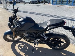 Honda CB125R 2023 - 8.800 km
