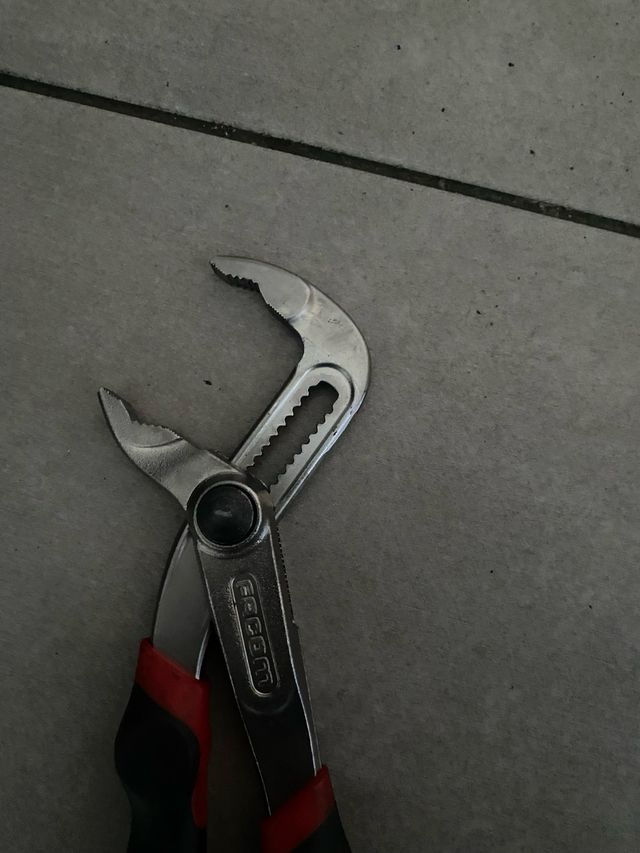 Alicates Facom Pico Oro