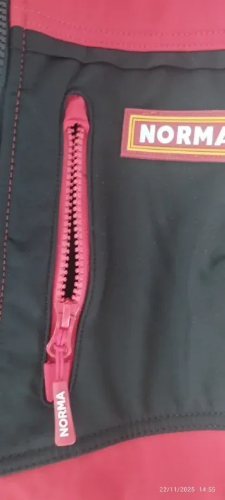 Gilet sportivo Norma rosso e nero