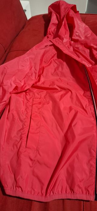 Antipioggia rosso