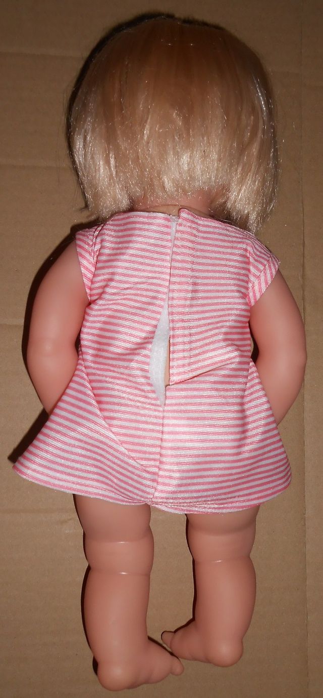 Bambola stile Nancy con vestito rosa