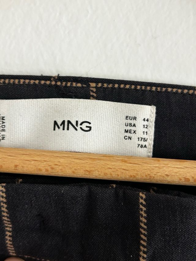 Pantalones de cuadros Mango negros y beige