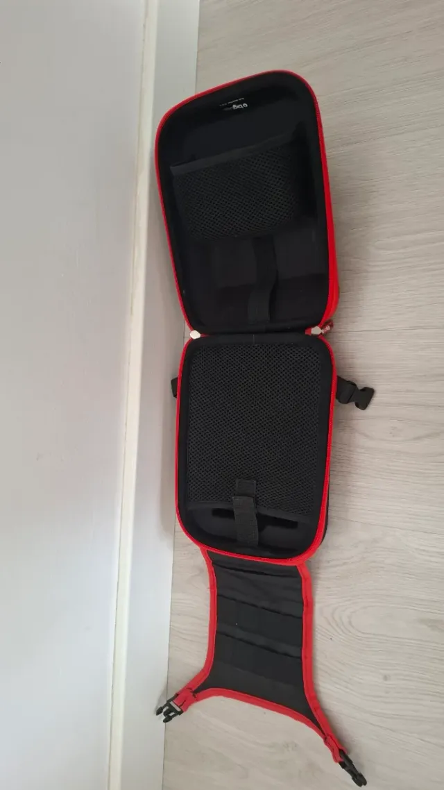 Funda Negra y Roja para Nintendo Switch