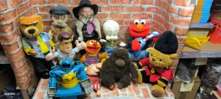 Lotto di pupazzi e giocattoli vintage